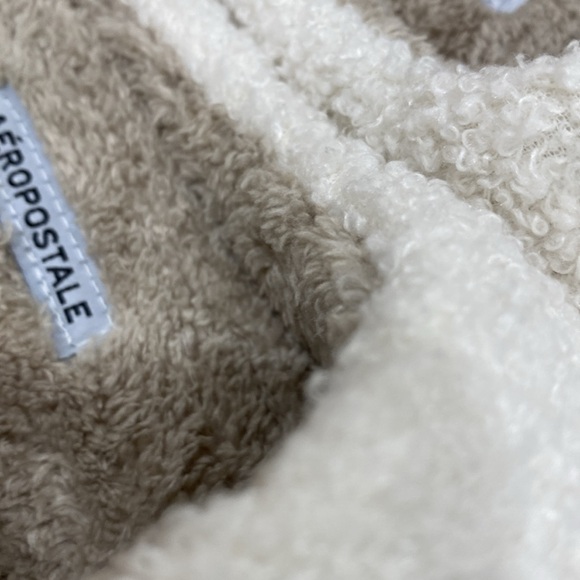 NWT.  Aeropostale, ladies’ size 9-10 (L), slippers. - Picture 14 of 14